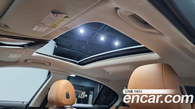BMW 5 Series 2018 — Фото 19/20