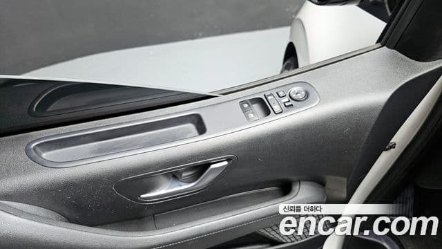 Hyundai Staria 2024 — Фото 17/20