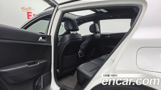 Kia Sportage The Bold 2020 — Şəkil 17/20