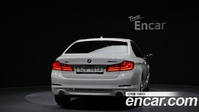 BMW 5 Series 2018 — Şəkil 4/20