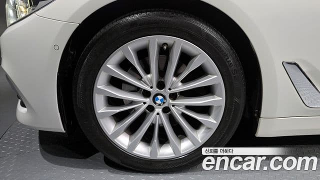 BMW 5 Series 2018 — фото 5 из 20