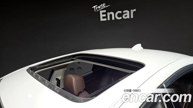 BMW 5 Series 2018 — Şəkil 19/20