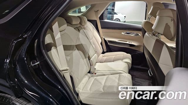 Genesis GV70 2023 — ფოტო 12/20