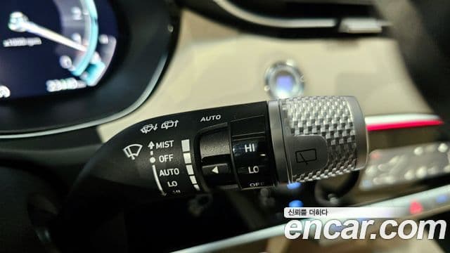 Genesis GV70 2023 — ფოტო 16/20