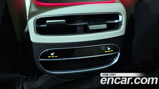 Genesis GV70 2023 — ფოტო 17/20