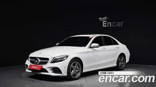 Mercedes-Benz C-Class 2019 — ფოტო 1/20