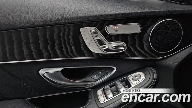 Mercedes-Benz C-Class 2019 — ფოტო 13/20