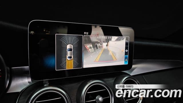 Mercedes-Benz C-Class 2019 — ფოტო 17/20