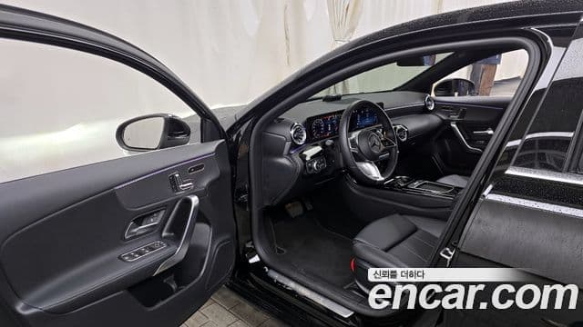 Mercedes-Benz A-Class 2025 — ფოტო 10/20