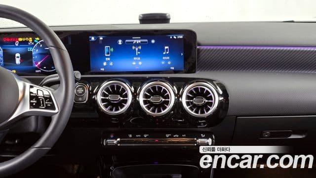 Mercedes-Benz A-Class 2025 — ფოტო 14/20