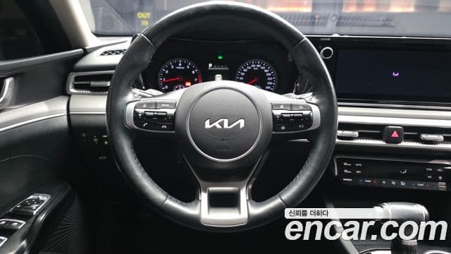 Kia K5 2022 — ფოტო 13/20