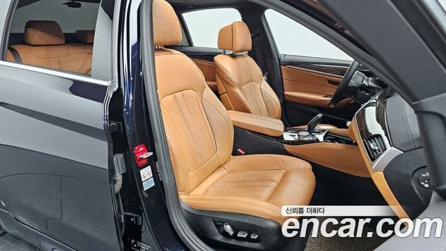 BMW 5 Series 2020 — Şəkil 10/20