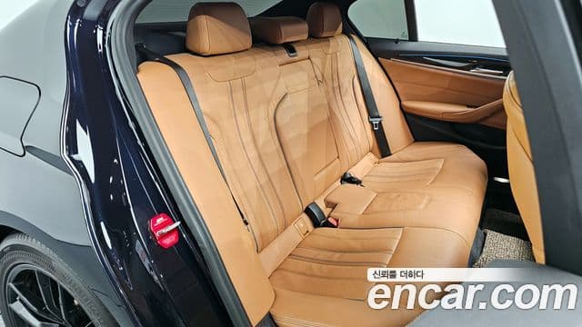BMW 5 Series 2020 — Şəkil 12/20