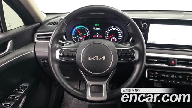 Kia K5 2023 — ფოტო 13/20
