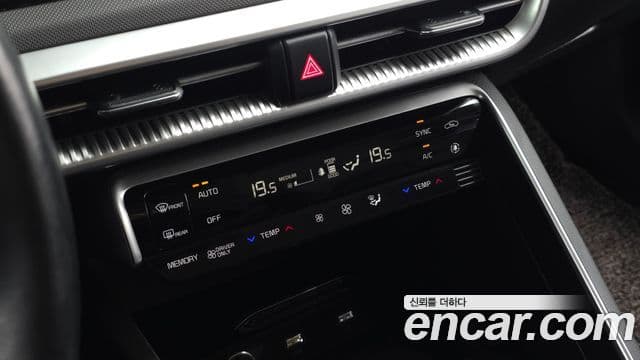 Kia K5 2023 — фото 18 из 20