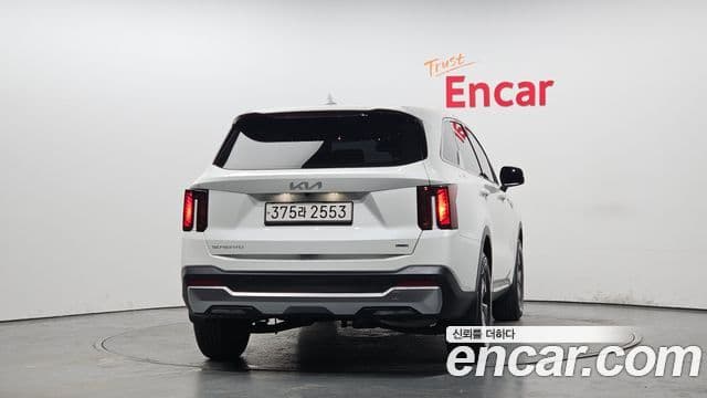 Kia Sorento 2023 — Şəkil 13/20