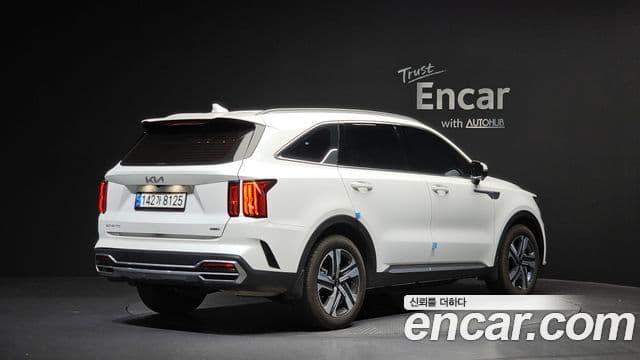 Kia Sorento 2023 — Фото 2/20