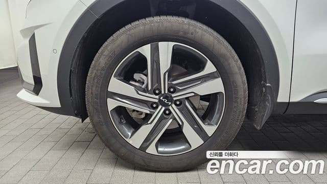 Kia Sorento 2023 — Фото 5/20