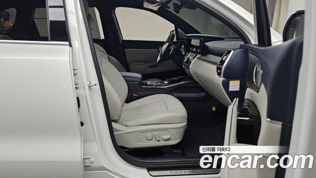 Kia Sorento 2023 — Фото 11/20