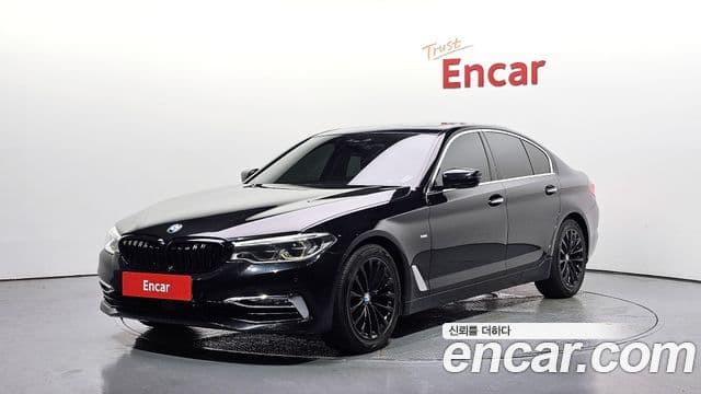 BMW 5 Series 2018 — Şəkil 1/20
