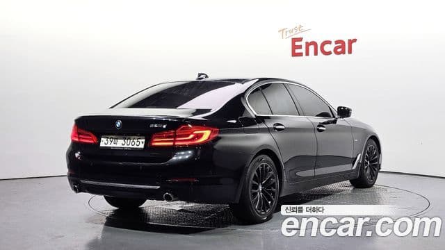 BMW 5 Series 2018 — Şəkil 2/20