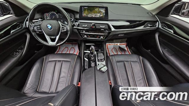 BMW 5 Series 2018 — ფოტო 7/20
