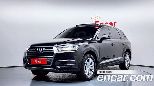 Audi Q7 2019 — Фото 1/20