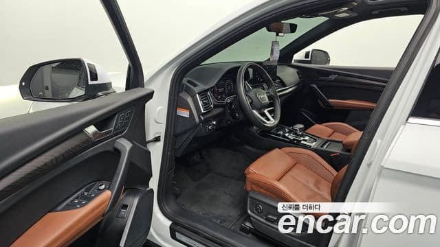 Audi Q5 2023 — Şəkil 10/20
