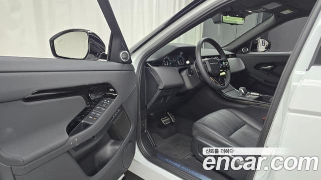 Land Rover Range Rover Evoque 2024 — Фото 11/20
