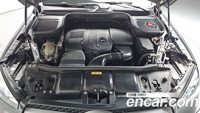 Mercedes-Benz GLE-Class 2020 — ფოტო 6/20