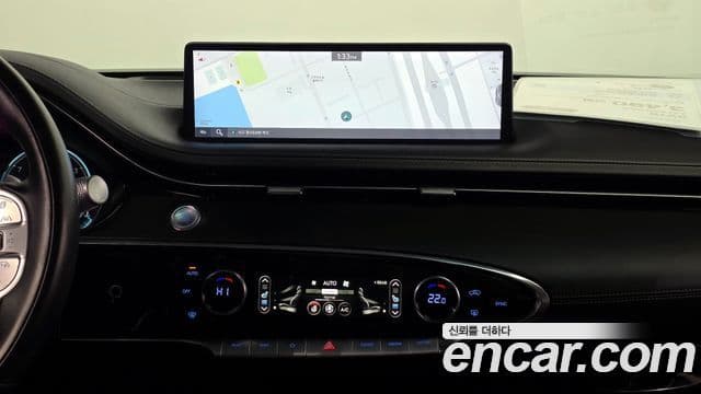 Genesis GV70 2022 — ფოტო 14/20