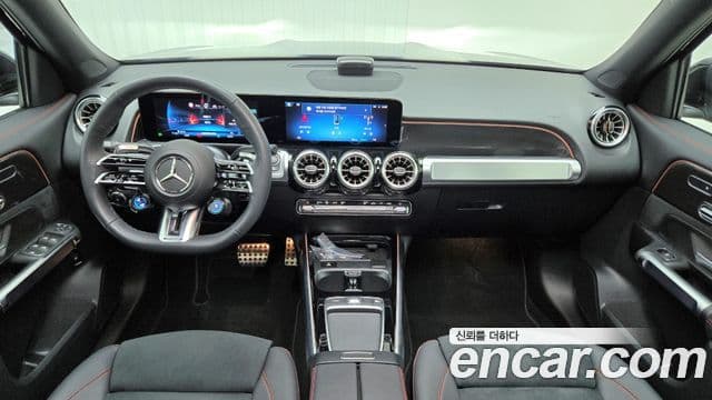 Mercedes-Benz GLB-Class 2025 — Фото 6/17