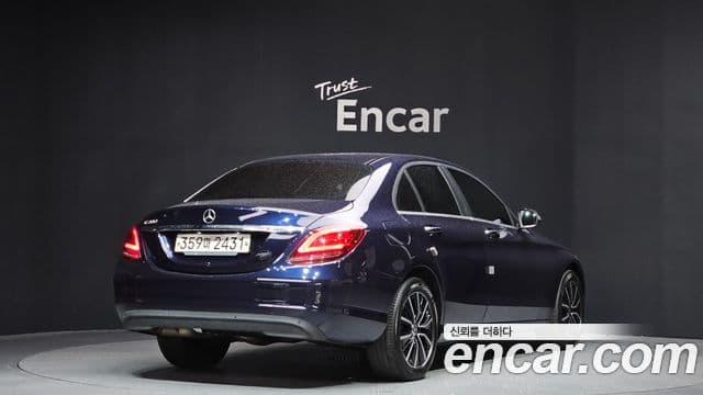 Mercedes-Benz C-Class 2020 — ფოტო 2/20