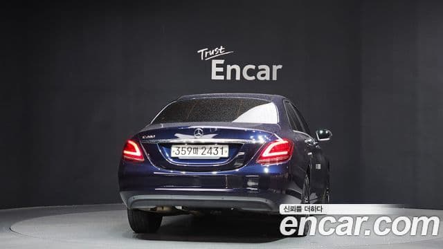 Mercedes-Benz C-Class 2020 — ფოტო 4/20