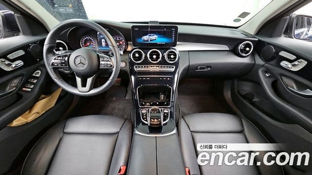 Mercedes-Benz C-Class 2020 — ფოტო 7/20