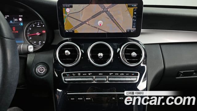 Mercedes-Benz C-Class 2020 — ფოტო 14/20