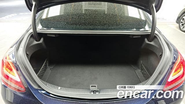 Mercedes-Benz C-Class 2020 — ფოტო 20/20