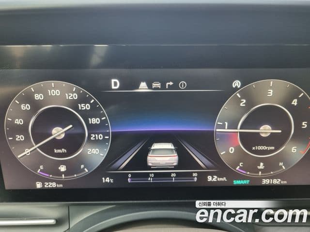 Kia Carnival 2022 — Фото 18/20
