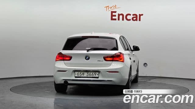 BMW 1 Series 2019 — Photo 19/20