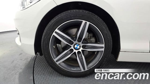 BMW 1 Series 2019 — Photo 13/20