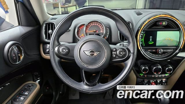 Mini Cooper D Countryman 2018 — Photo 15/20