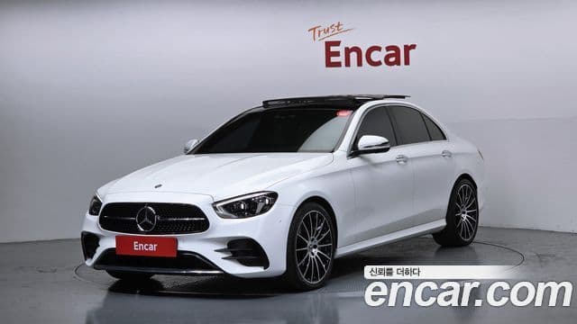 Mercedes-Benz E-Class 2021 — Фото 1/20