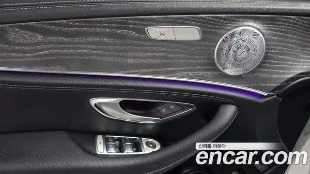 Mercedes-Benz E-Class 2021 — Фото 17/20