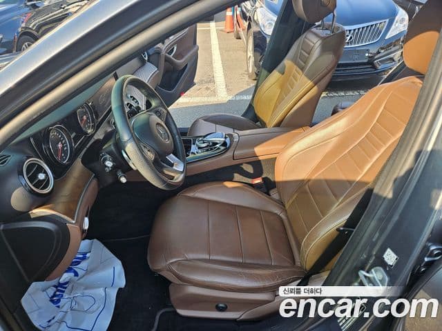 Mercedes-Benz E-Class 2018 — Photo 11/19
