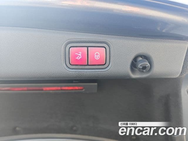 Mercedes-Benz E-Class 2018 — Photo 3/19