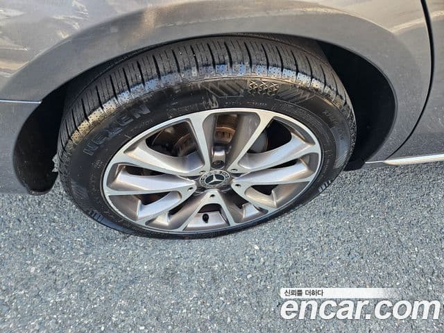Mercedes-Benz E-Class 2018 — Şəkil 14/19