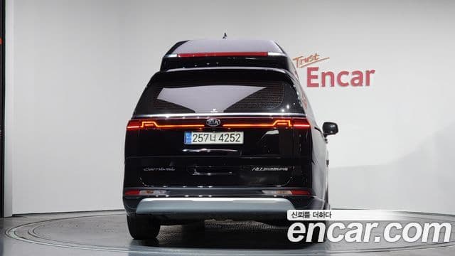 Kia Carnival 2021 — Фото 4/20