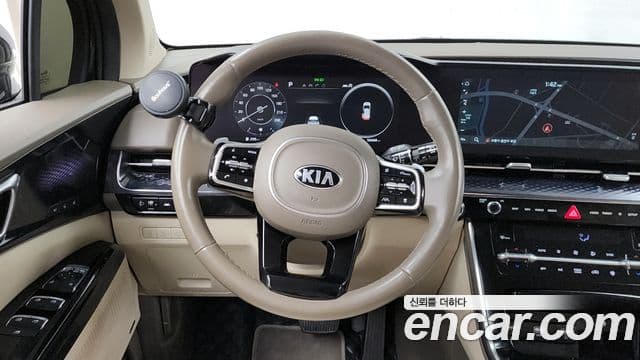 Kia Carnival 2021 — Фото 13/20
