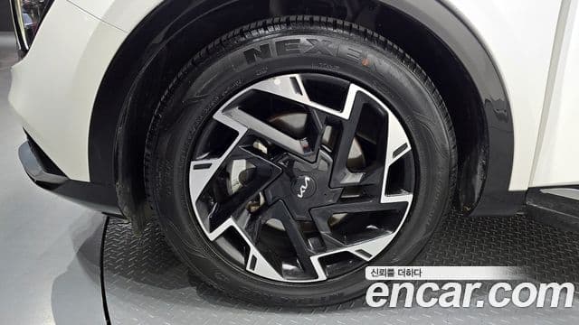 Kia Sportage 2024 — ფოტო 5/20