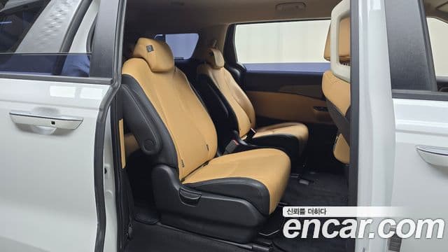 Kia Carnival 2023 — Şəkil 12/20